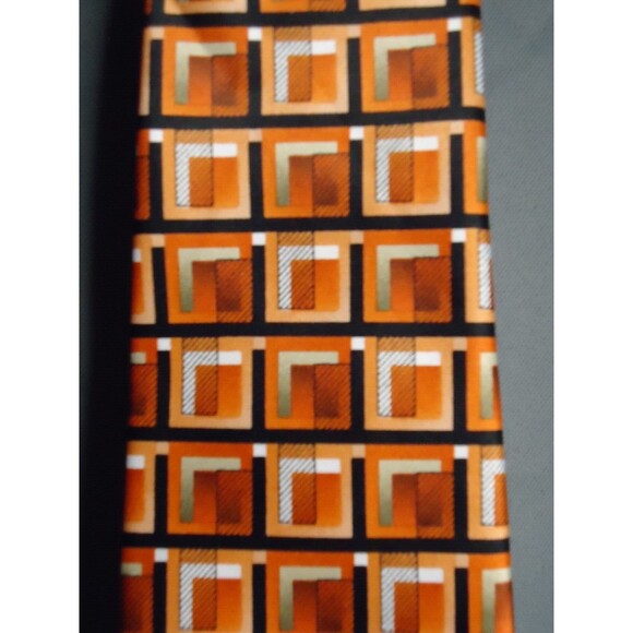 Arrow Men's Orange Geometric Square 100% Polyester Tie - Picture 2 of 2